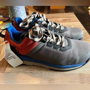 Bogs Steel toe low top work shoes/boots